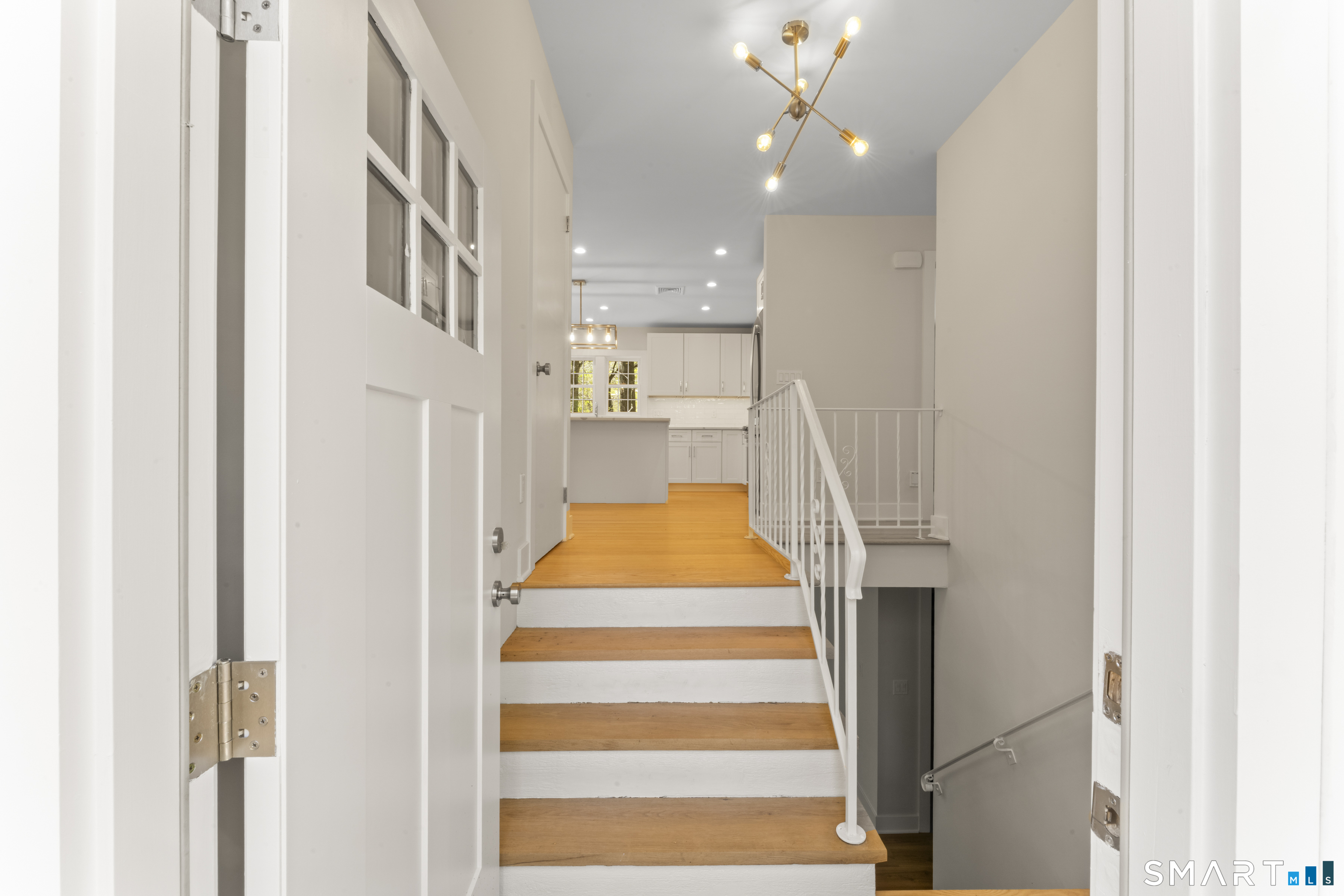 147 Thayer Pond Road Wilton, CT 06897 - Photo 5 of 39