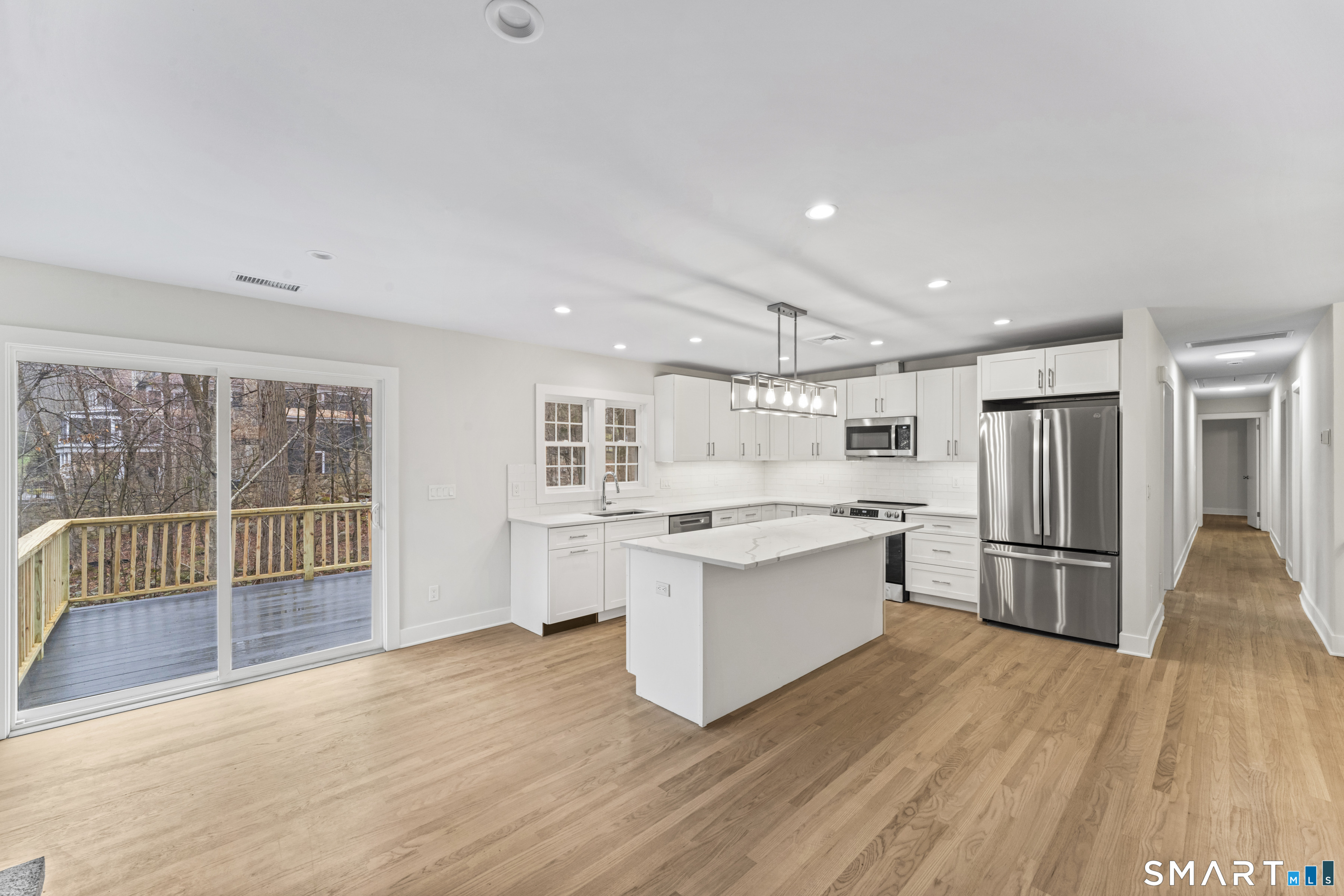 147 Thayer Pond Road Wilton, CT 06897 - Photo 6 of 40