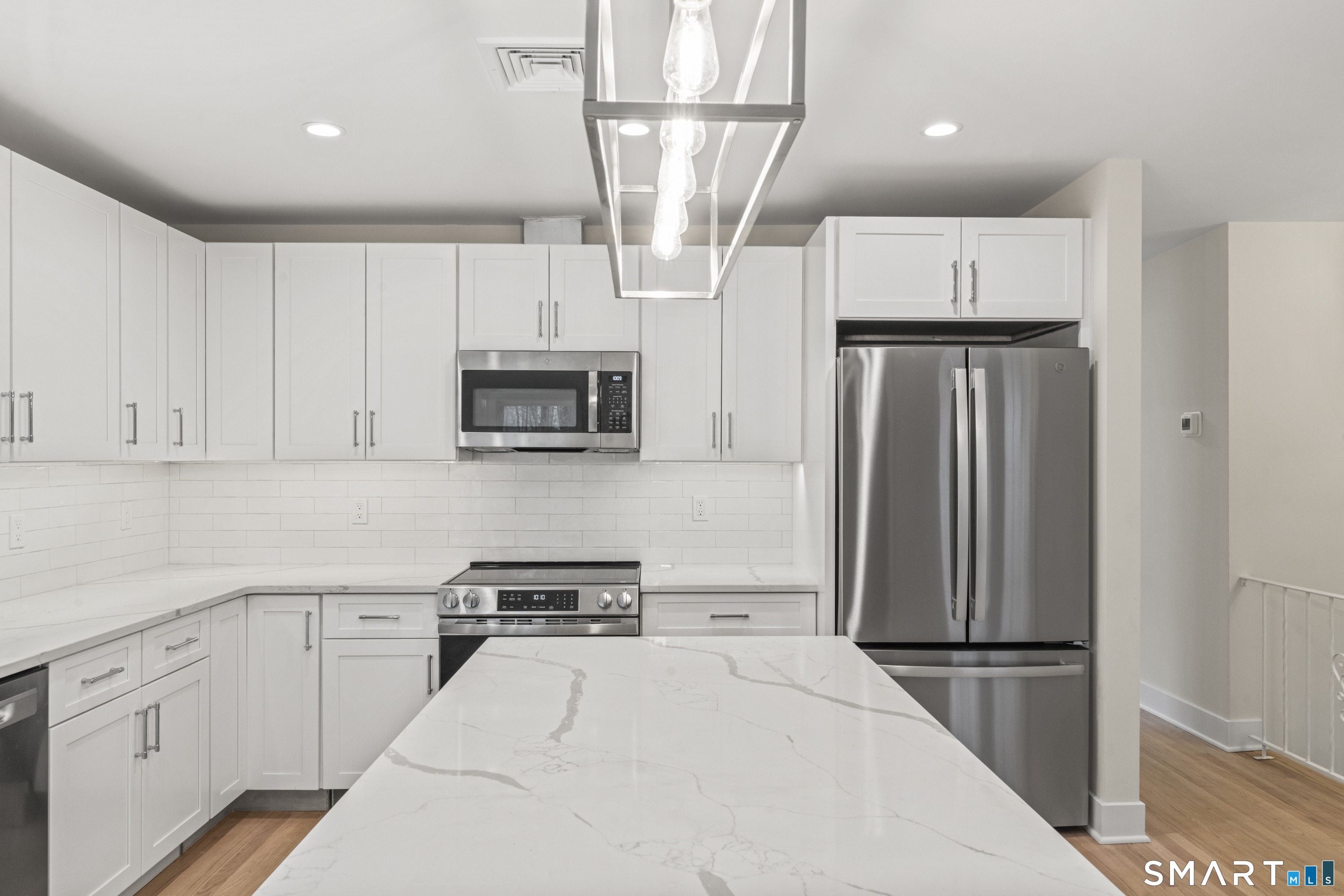 147 Thayer Pond Road Wilton, CT 06897 - Photo 9 of 40