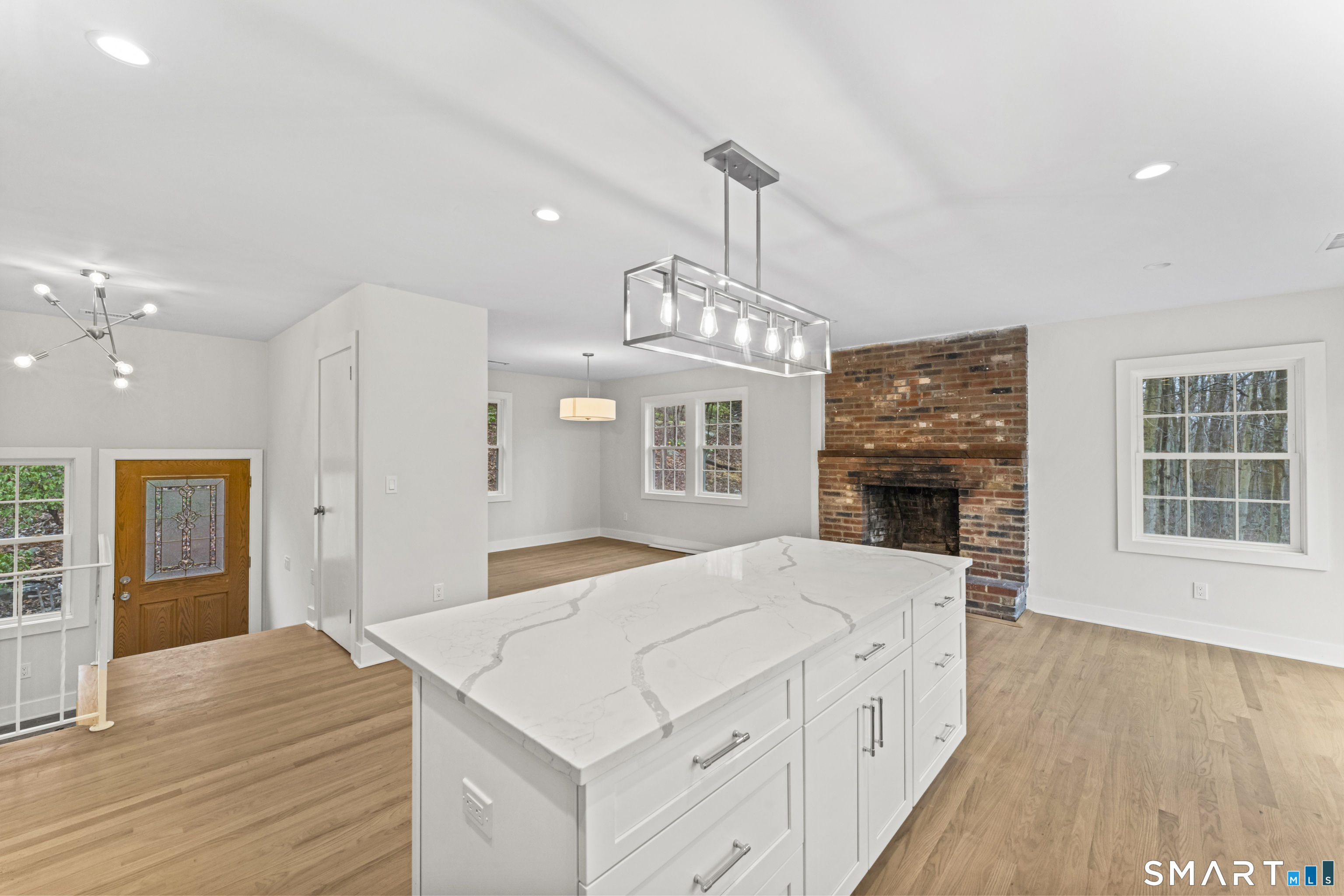 147 Thayer Pond Road Wilton, CT 06897 - Photo 10 of 40