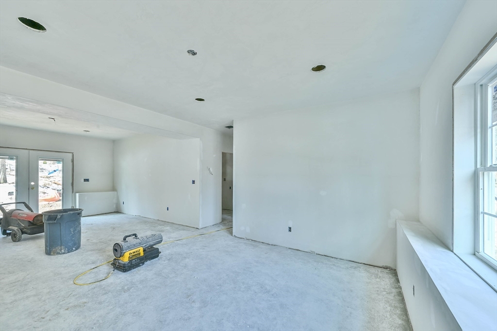 86 Ramshorn Road Dudley, MA 01571 - Photo 24 of 33 a living room with furniture