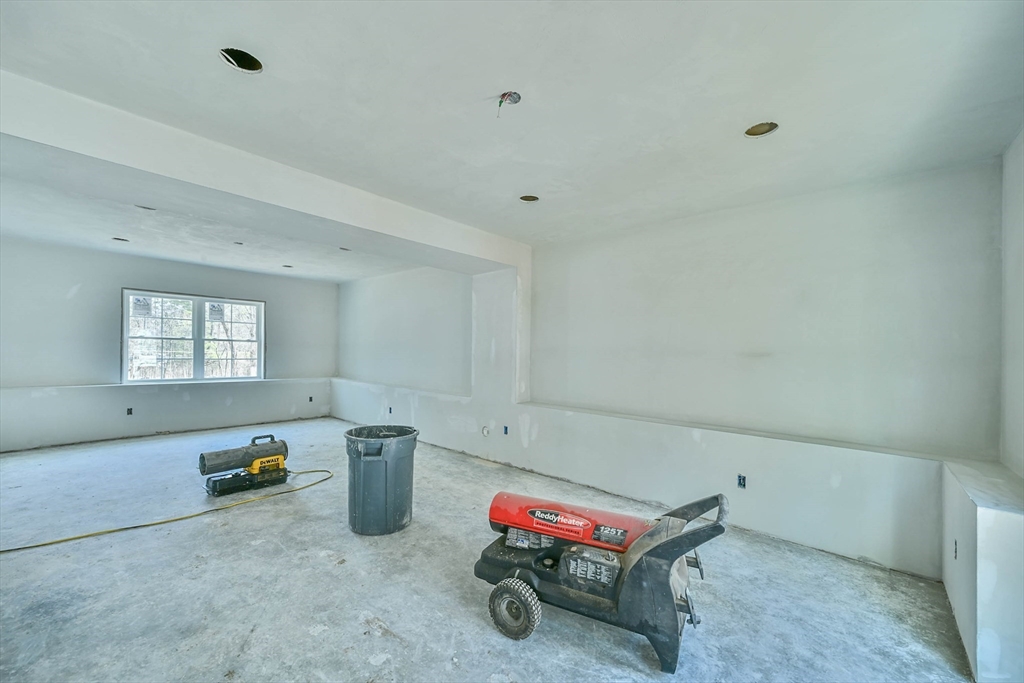 86 Ramshorn Road Dudley, MA 01571 - Photo 26 of 33 a room with furniture