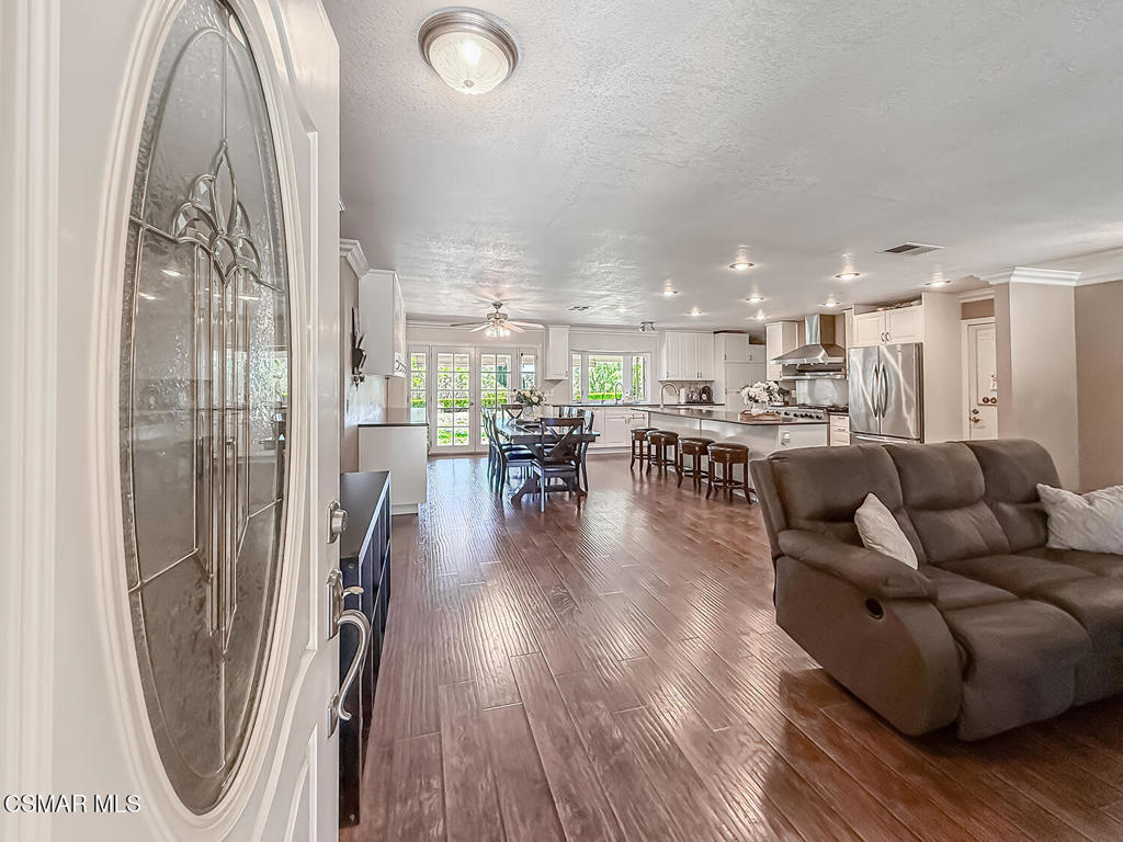 1351 Rambling Road Simi Valley, CA 93065 - Photo 14 of 70