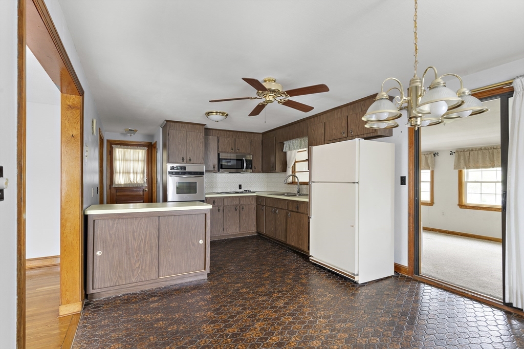 44 Clematis Road Medford, MA 02155 - Photo 11 of 35 Gallery Image 11