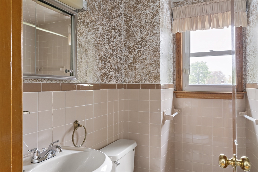 44 Clematis Road Medford, MA 02155 - Photo 27 of 35 Gallery Image 27