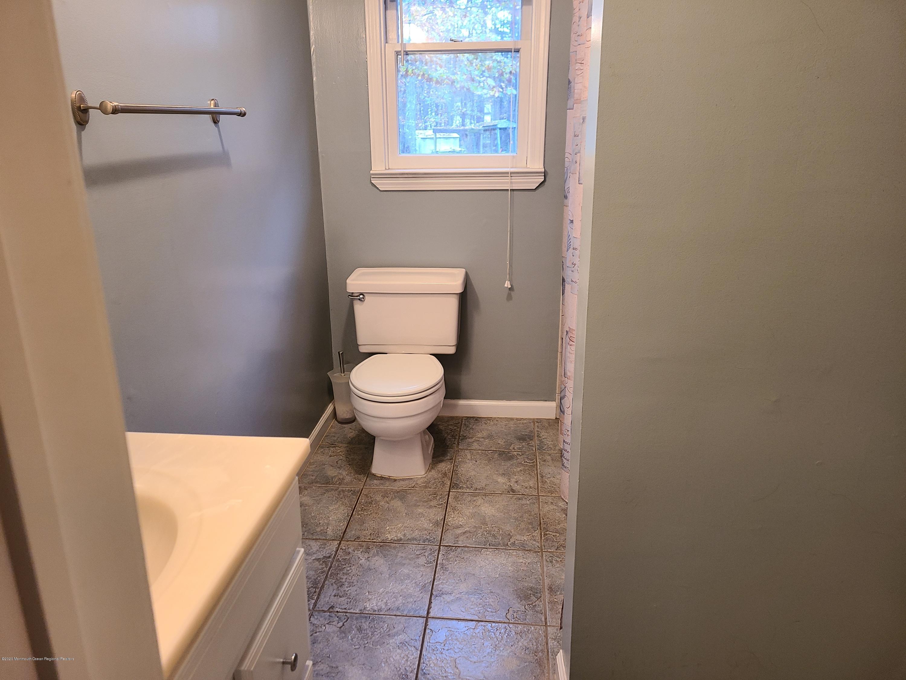 4 Russell Childs Road Jackson, NJ 08527 - Photo 11 of 20 20201031_163449