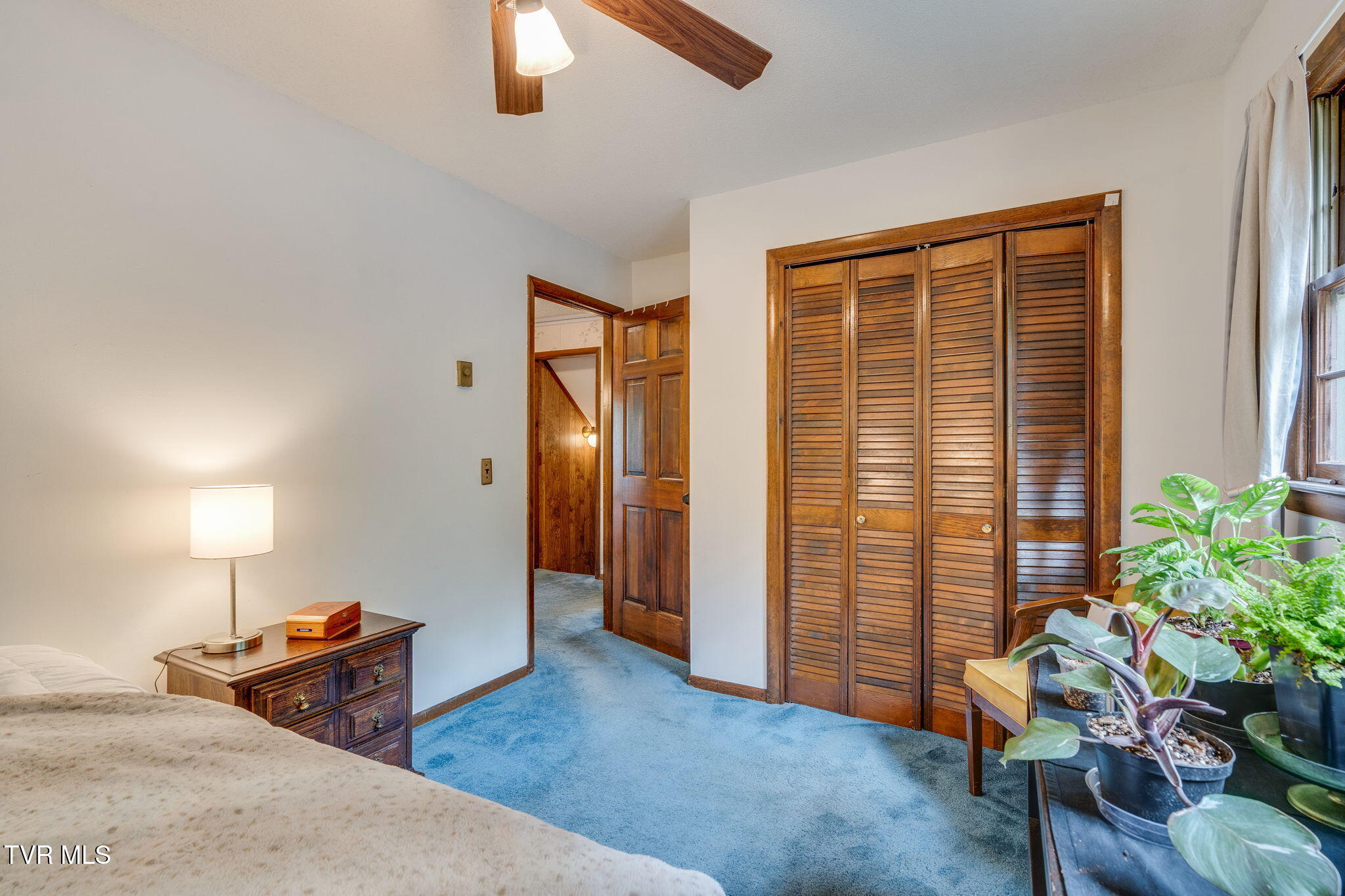 457 Lakeshore Road Bluff City, TN 37618 - Photo 15 of 58 015