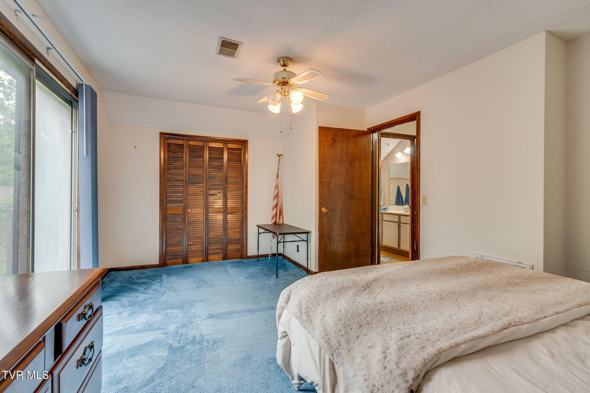 457 Lakeshore Road Bluff City, TN 37618 - Photo 19 of 58 019