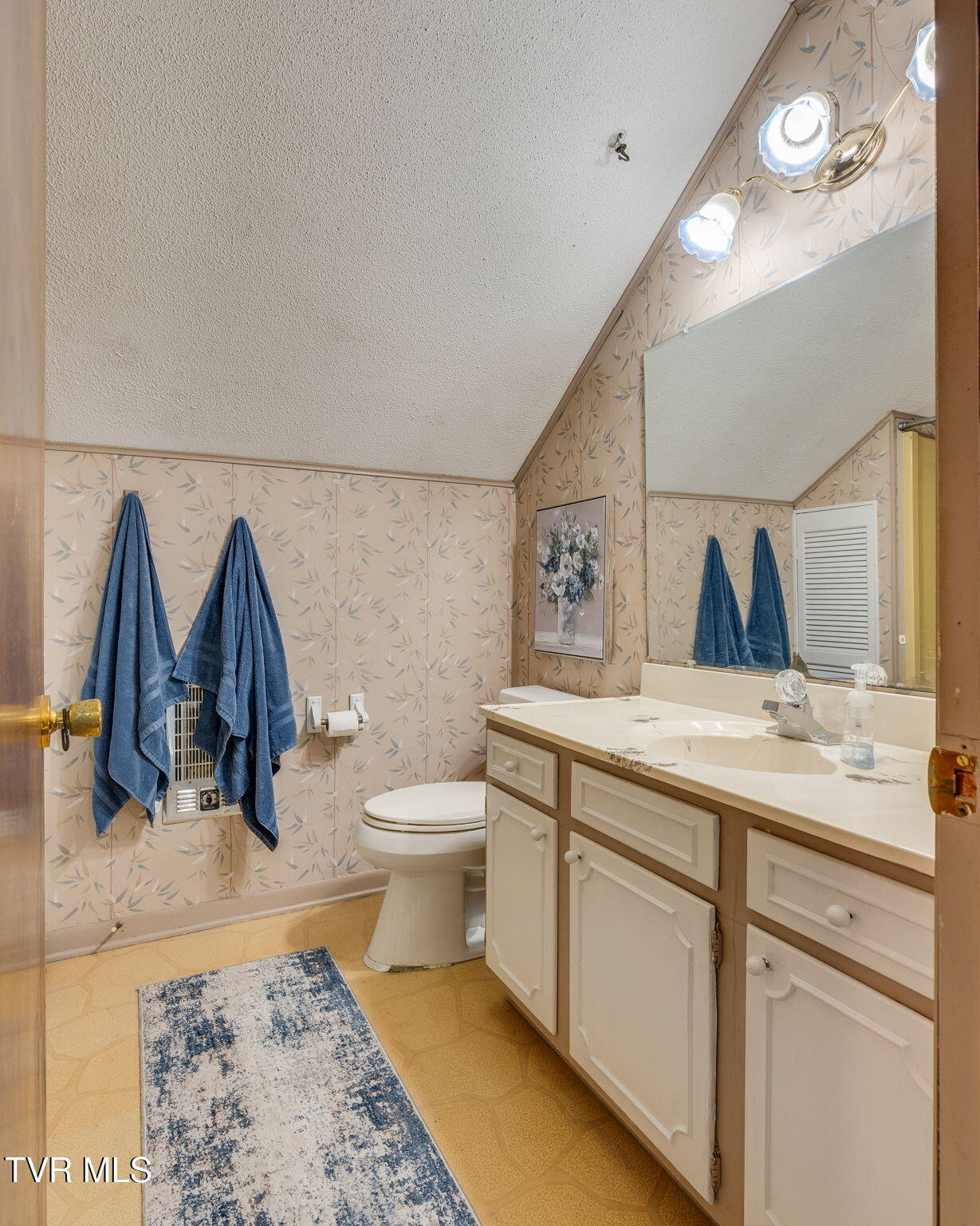 457 Lakeshore Road Bluff City, TN 37618 - Photo 20 of 58 020