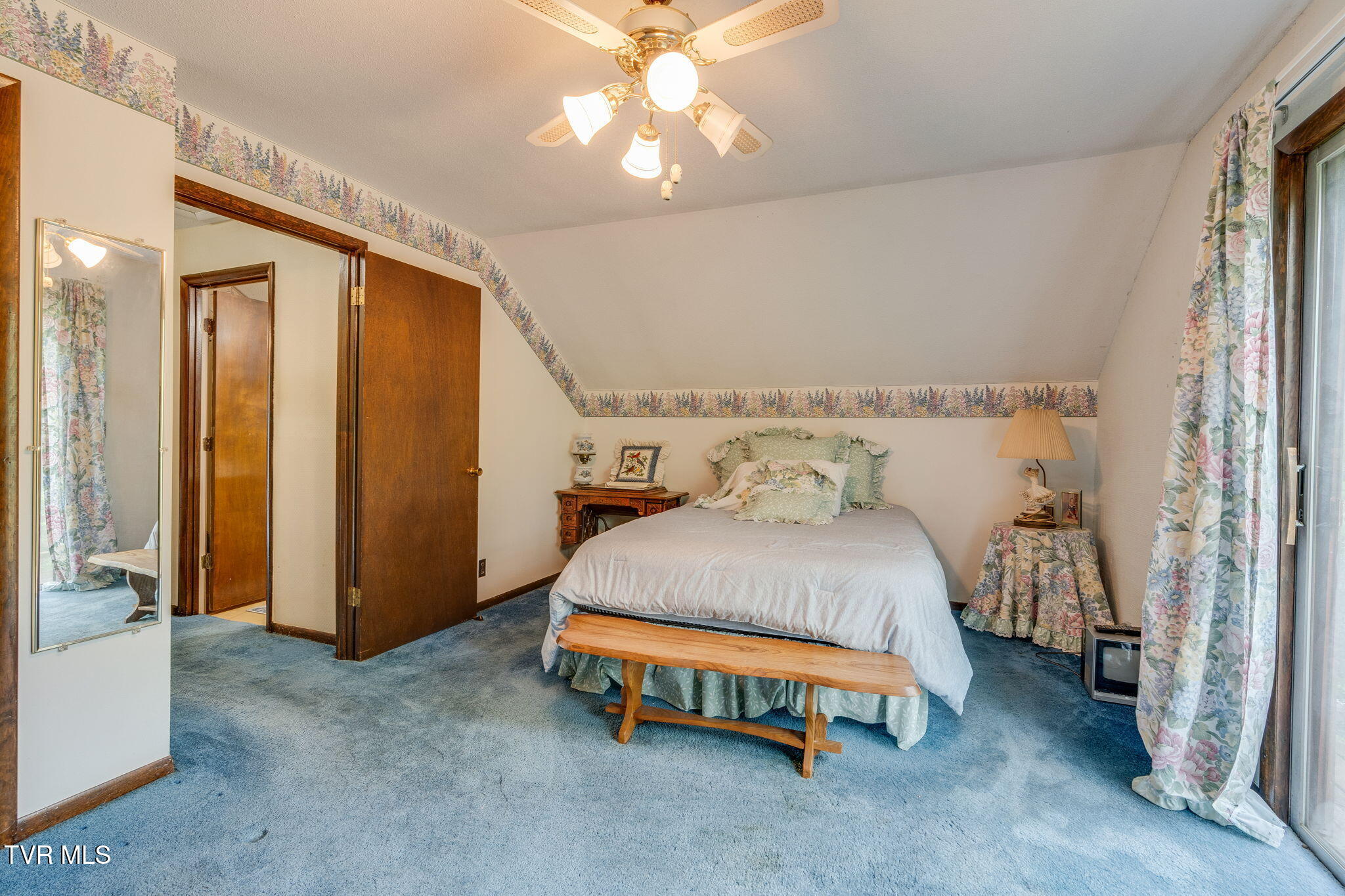 457 Lakeshore Road Bluff City, TN 37618 - Photo 22 of 58 022