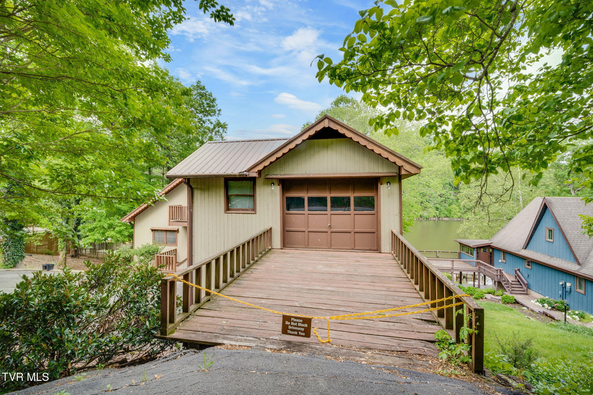 457 Lakeshore Road Bluff City, TN 37618 - Photo 31 of 58 031