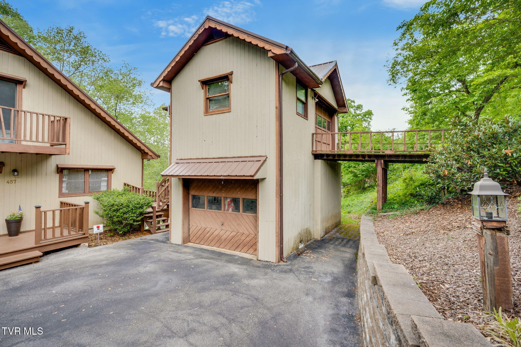 457 Lakeshore Road Bluff City, TN 37618 - Photo 32 of 58 032