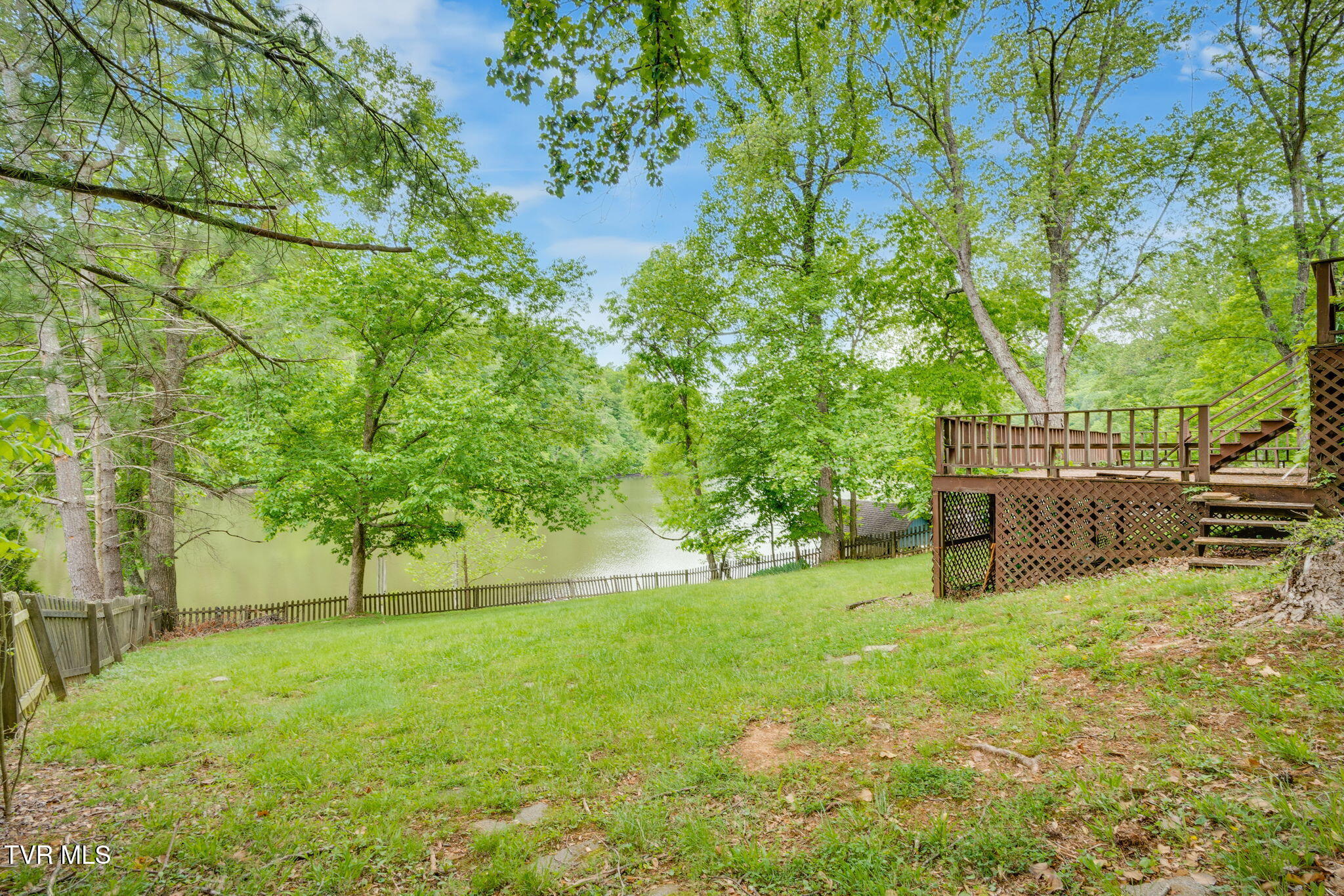 457 Lakeshore Road Bluff City, TN 37618 - Photo 34 of 58 033