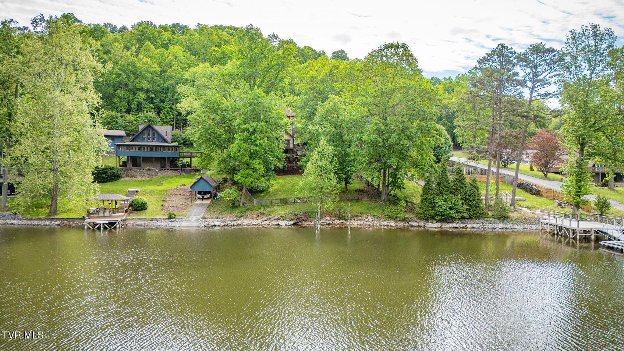 457 Lakeshore Road Bluff City, TN 37618 - Photo 48 of 58 105