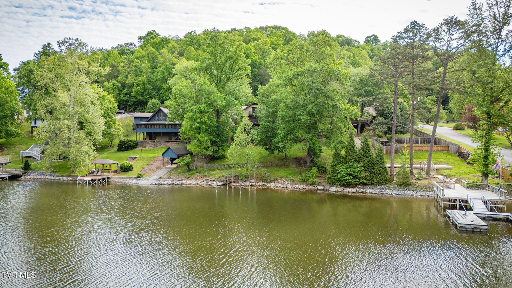 457 Lakeshore Road Bluff City, TN 37618 - Photo 49 of 58 106