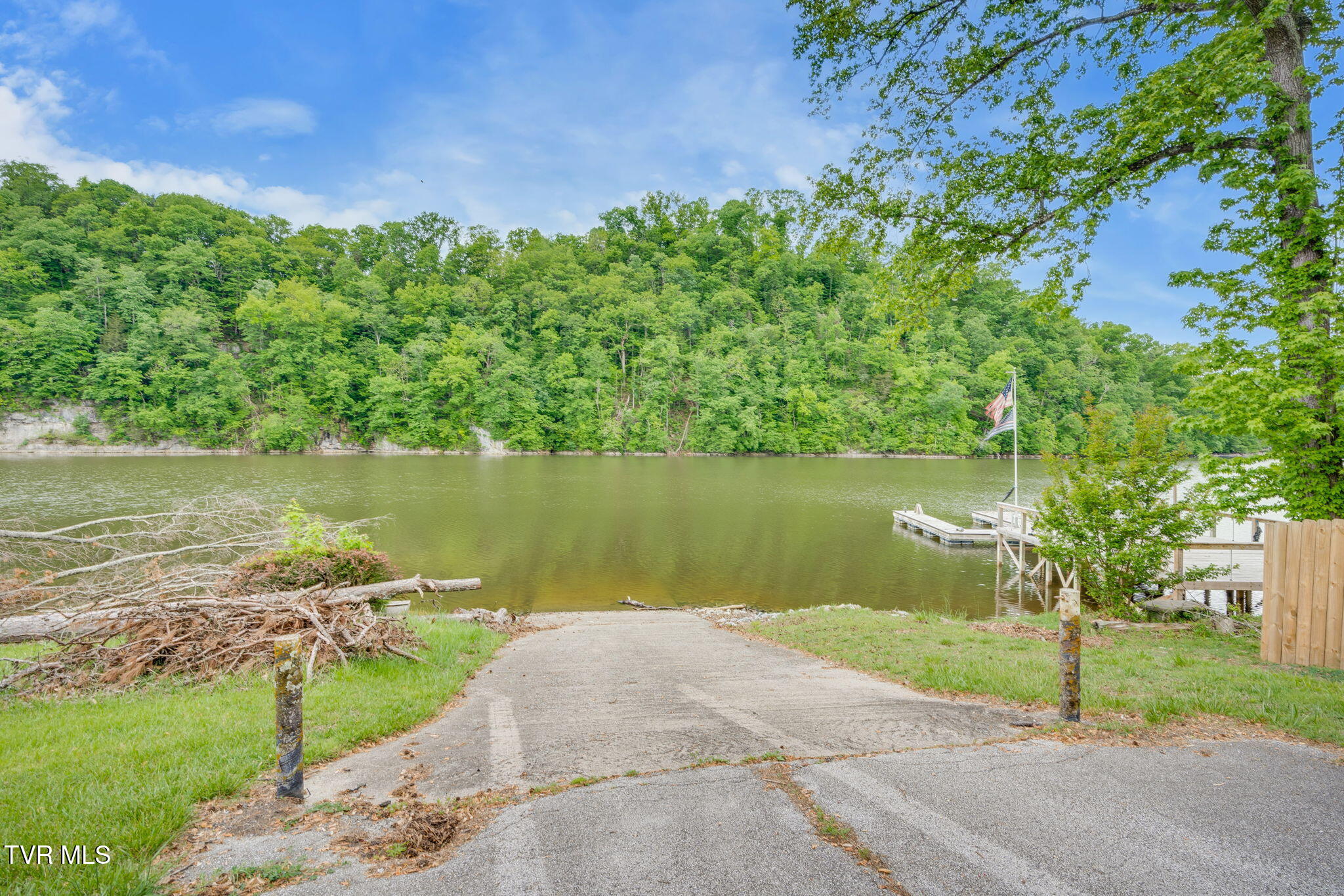 457 Lakeshore Road Bluff City, TN 37618 - Photo 54 of 58 044