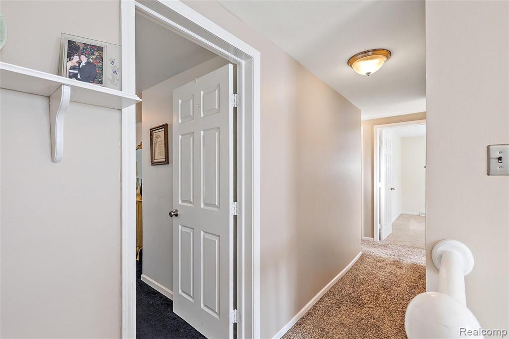 2392 Columbia Road Berkley, MI 48072 - Photo 41 of 55