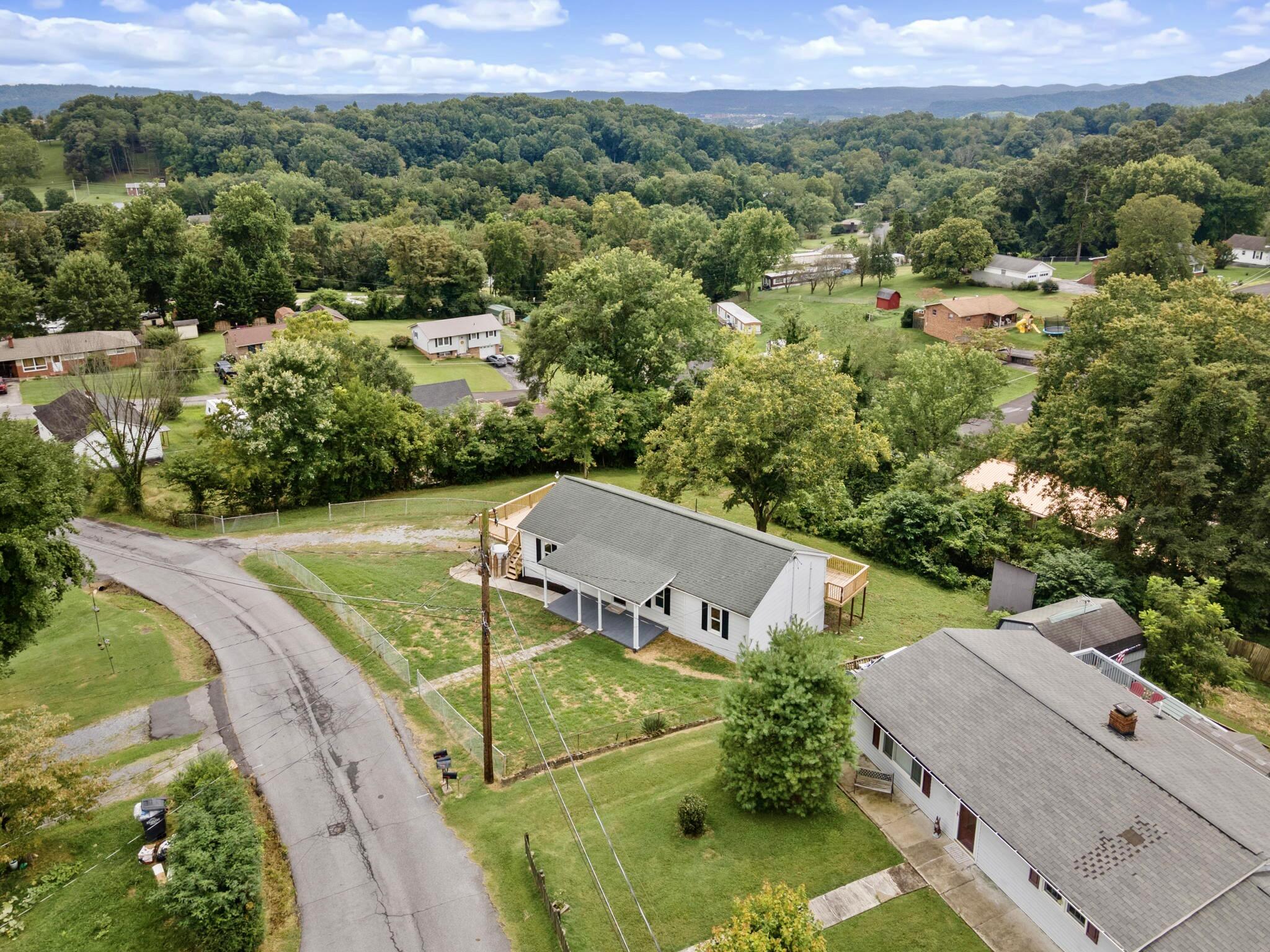 1380 Ridgecrest Avenue Kingsport, TN 37660 - Photo 27 of 32 27