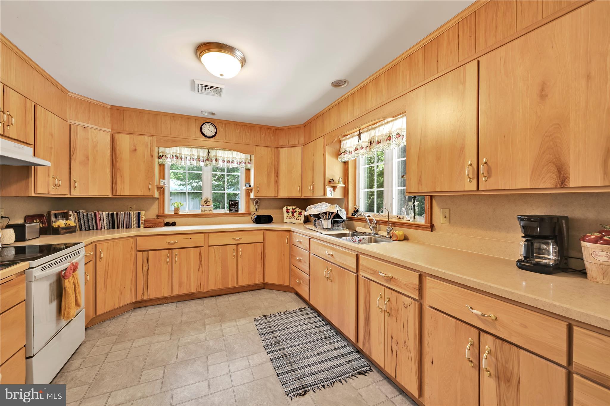 569 Texter Mountain Road Robesonia, PA 19551 - Photo 14 of 93 Kitchen