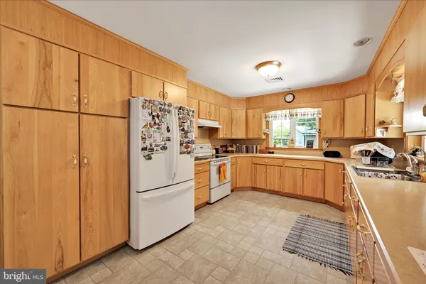 $850,000 | 569 Texter Mountain Road, Robesonia, PA 19551