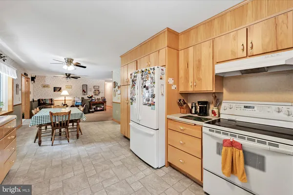 $850,000 | 569 Texter Mountain Road, Robesonia, PA 19551