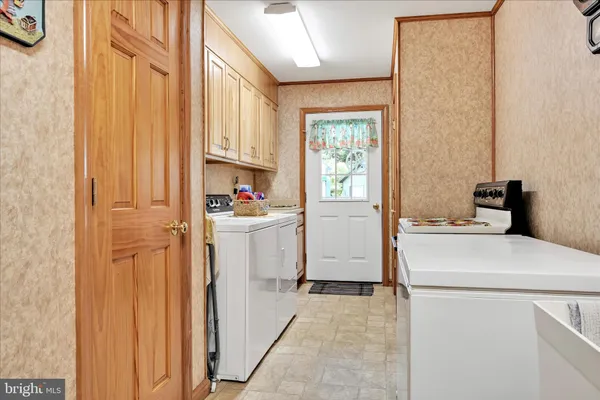 $850,000 | 569 Texter Mountain Road, Robesonia, PA 19551