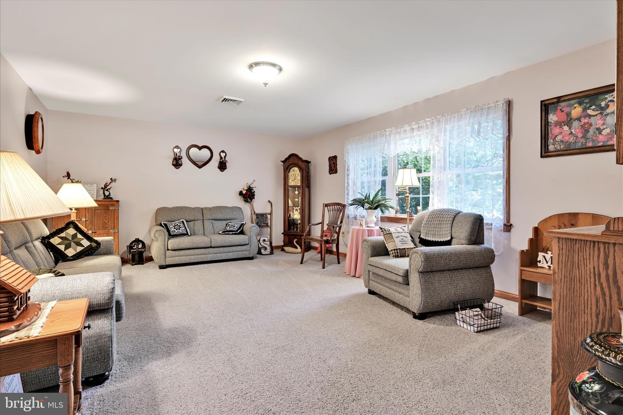 569 Texter Mountain Road Robesonia, PA 19551 - Photo 9 of 93 Living Room