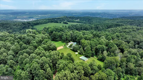 $850,000 | 569 Texter Mountain Road, Robesonia, PA 19551