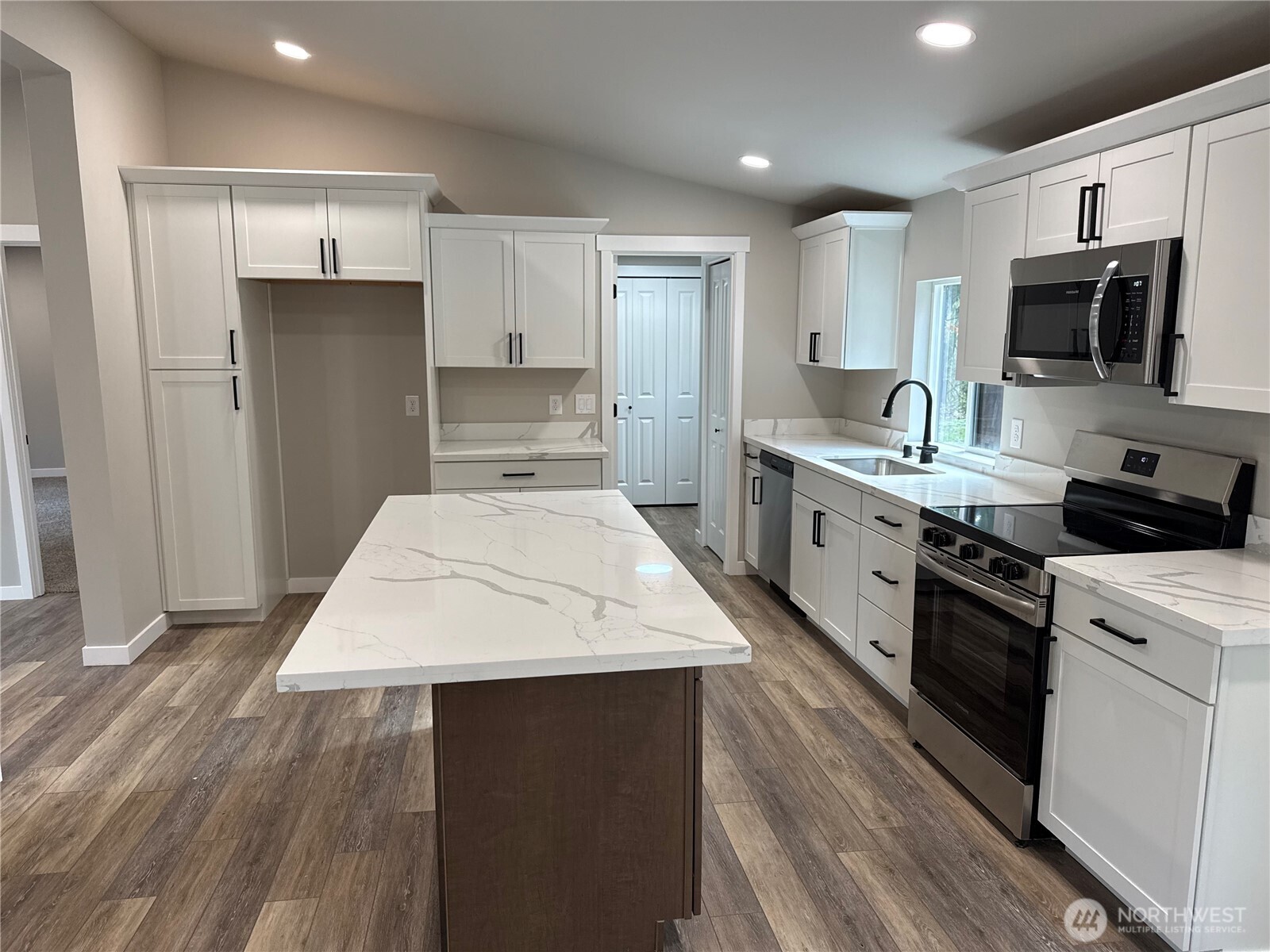 1500 Southeast Spruce Road Port Orchard, WA 98367 - Photo 4 of 27