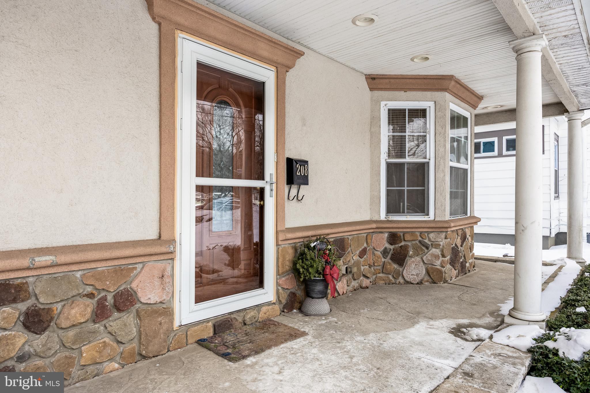 208 Chestnut Street Mount Holly, NJ 08060 - Photo 3 of 27