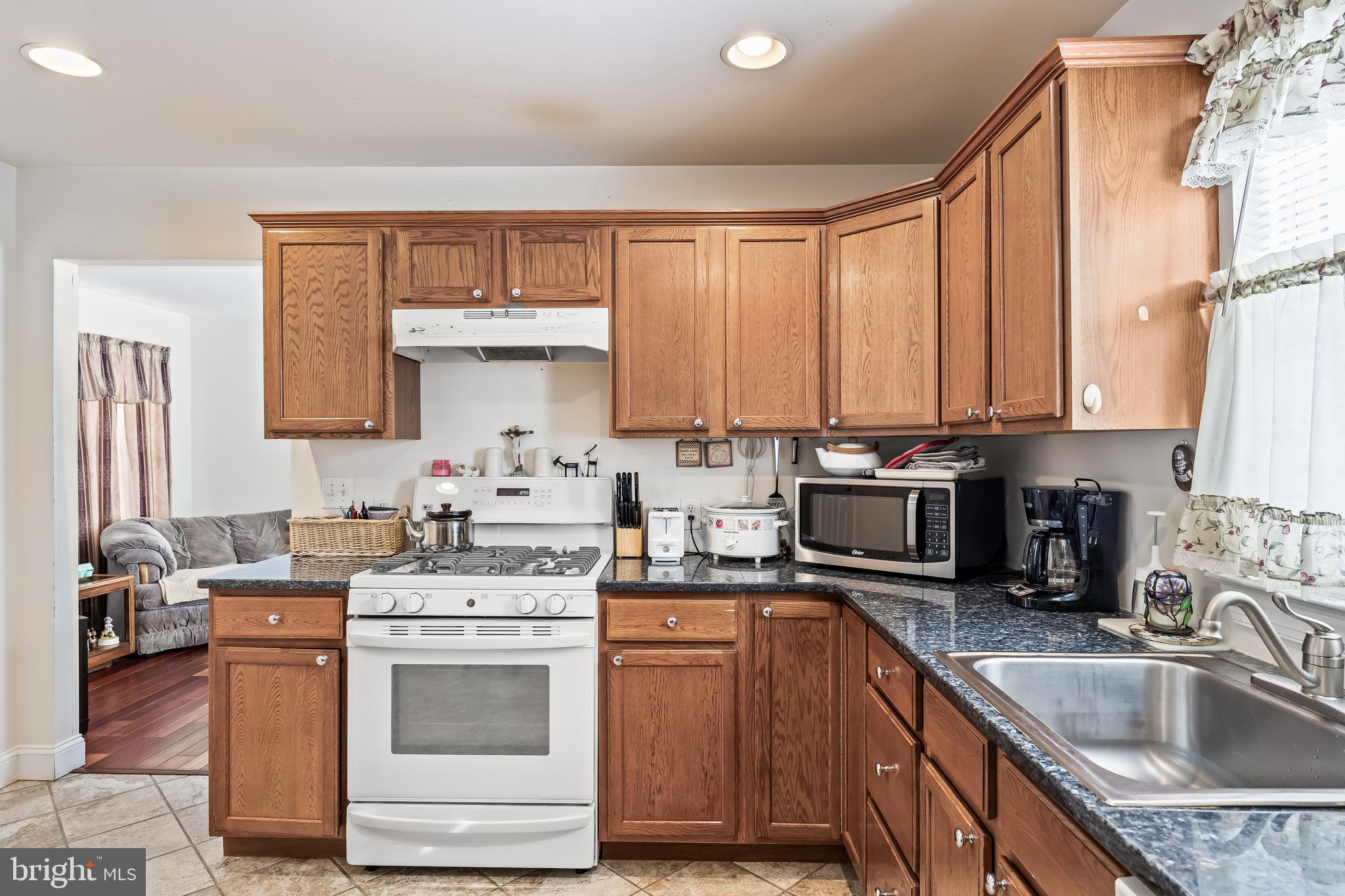 208 Chestnut Street Mount Holly, NJ 08060 - Photo 7 of 27