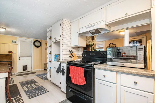 $145,900 | 26427 Evans Drive, South Bend, IN 46628