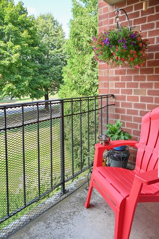 24 Maple Crest Circle, Unit F Holyoke, MA 01040 - Photo 33 of 41 Gallery Image 33