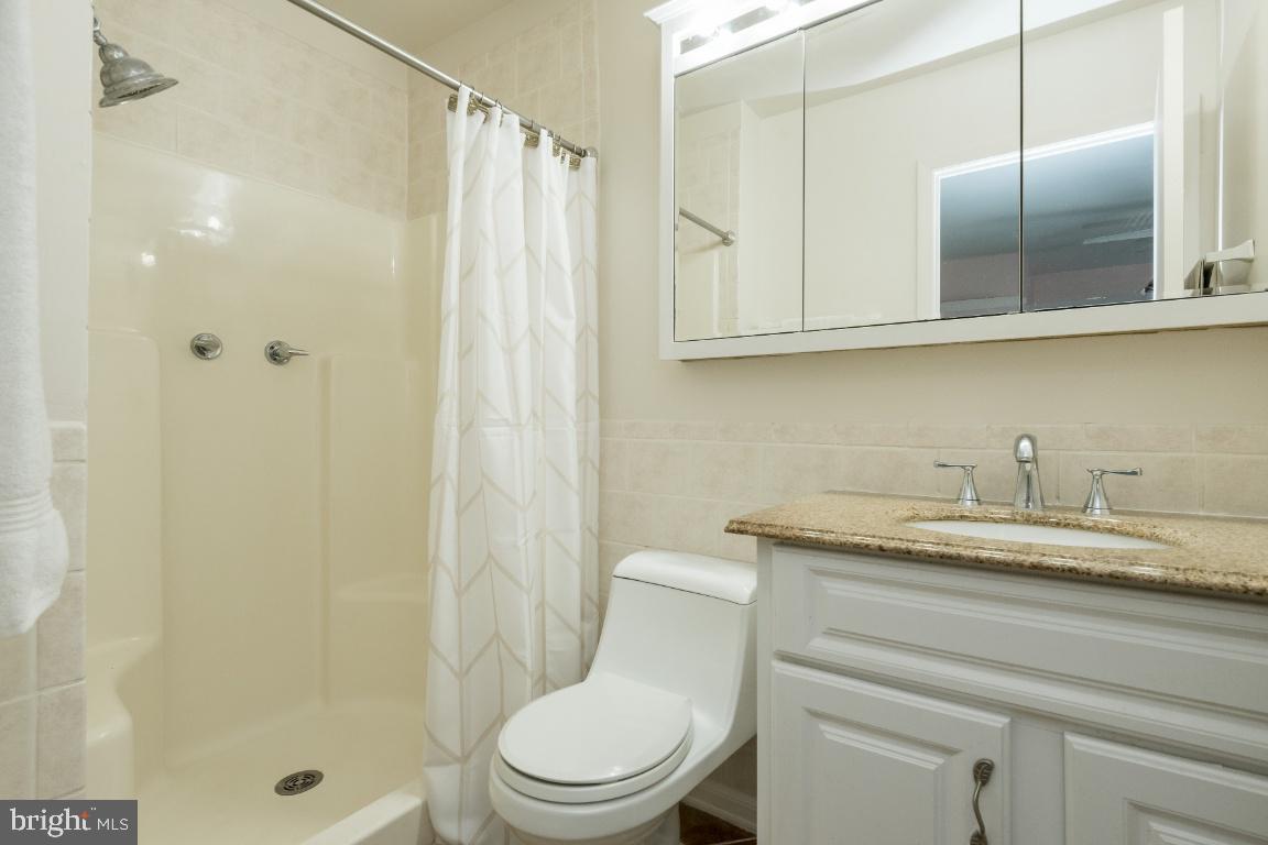 1250 Birchcrest Court Arnold, MD 21012 - Photo 21 of 36 hall bath