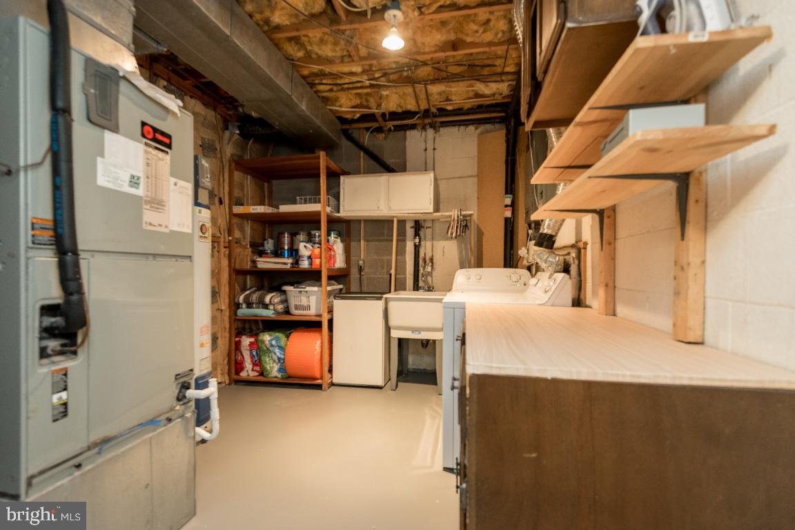 1250 Birchcrest Court Arnold, MD 21012 - Photo 27 of 36 laundry/utility room