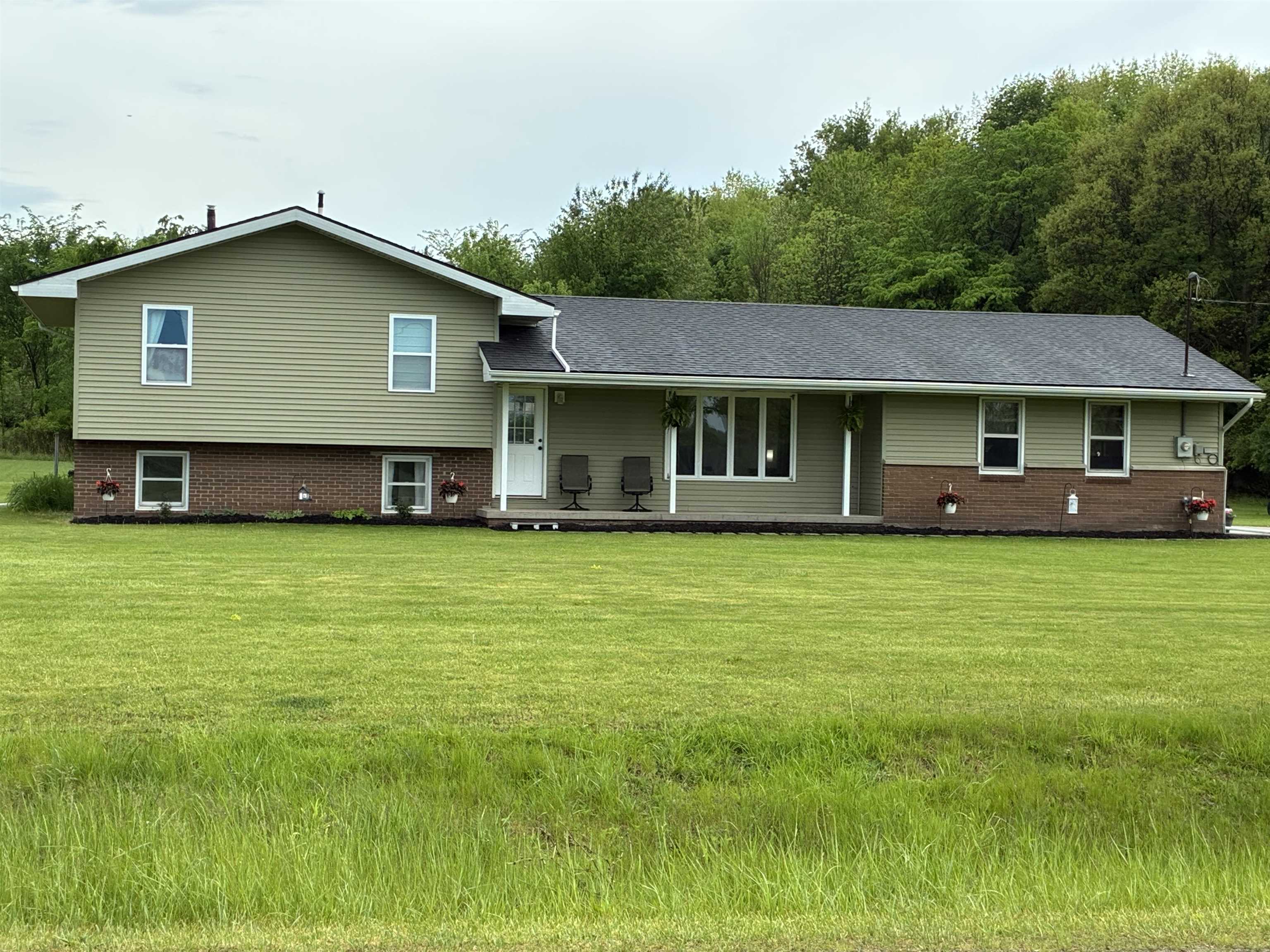 850 Middleton Road Owosso, MI 48867 - Photo 1 of 35