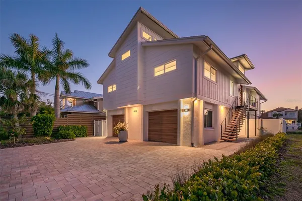 $2,900,000 | 4938 Commonwealth Drive, Sarasota, FL 34242