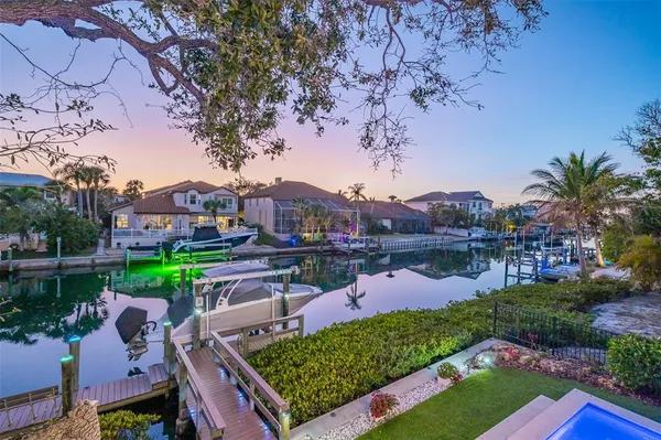 $2,900,000 | 4938 Commonwealth Drive, Sarasota, FL 34242