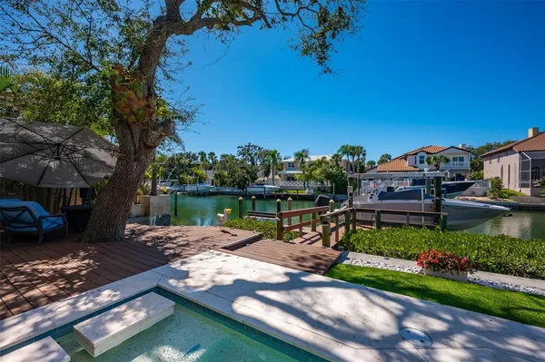 $2,900,000 | 4938 Commonwealth Drive, Sarasota, FL 34242