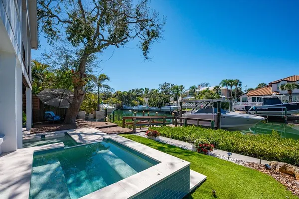 $2,900,000 | 4938 Commonwealth Drive, Sarasota, FL 34242