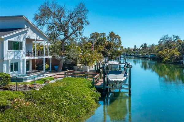 $2,900,000 | 4938 Commonwealth Drive, Sarasota, FL 34242