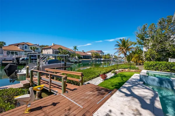 $2,900,000 | 4938 Commonwealth Drive, Sarasota, FL 34242