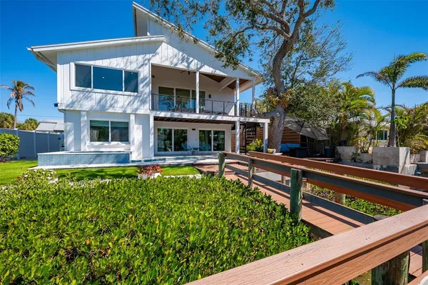 $2,900,000 | 4938 Commonwealth Drive, Sarasota, FL 34242