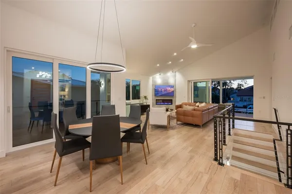 $2,900,000 | 4938 Commonwealth Drive, Sarasota, FL 34242