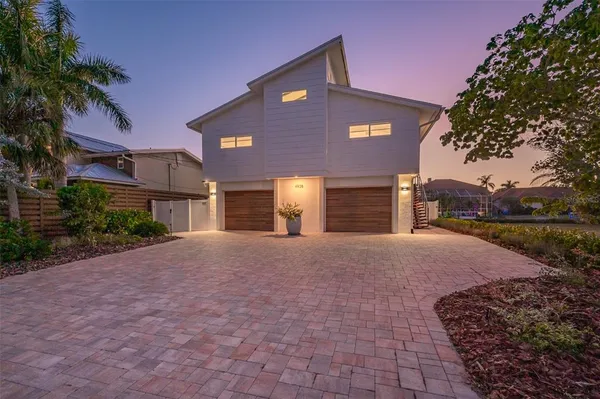 $2,900,000 | 4938 Commonwealth Drive, Sarasota, FL 34242
