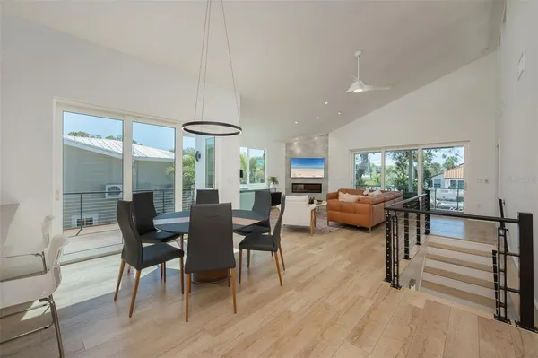 $2,900,000 | 4938 Commonwealth Drive, Sarasota, FL 34242