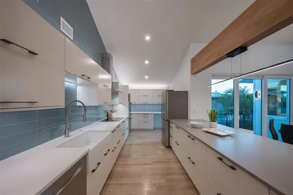 $2,900,000 | 4938 Commonwealth Drive, Sarasota, FL 34242