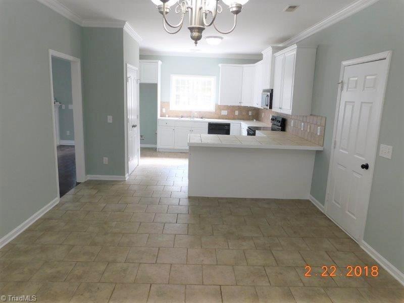 302 Carter Ridge Drive Reidsville, NC 27320 - Photo 12 of 30 Gallery Image 12