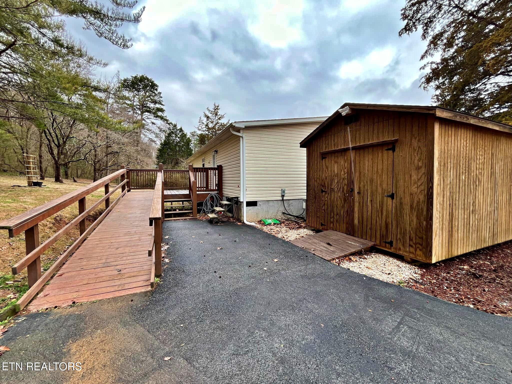 200 Rench Road Kingston, TN 37763 - Photo 8 of 47 21cfb3cf-db91-49dd-843b-92b0813dd151
