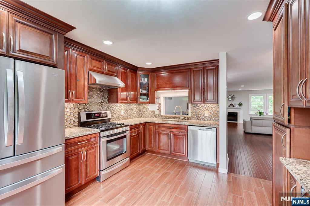 4506 Stonehedge Road, Unit 4506 Edison, NJ 08820 - Photo 22 of 48